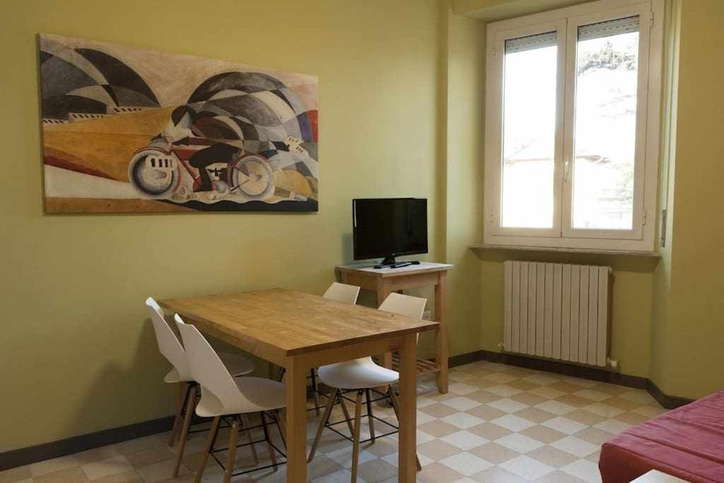 Ospitaci Appartamenti Viale Mezzetti Foligno Ngoại thất bức ảnh